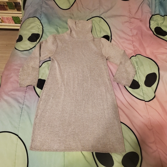 Urban Outfitters grey turtleneck dress - Picture 1 of 6